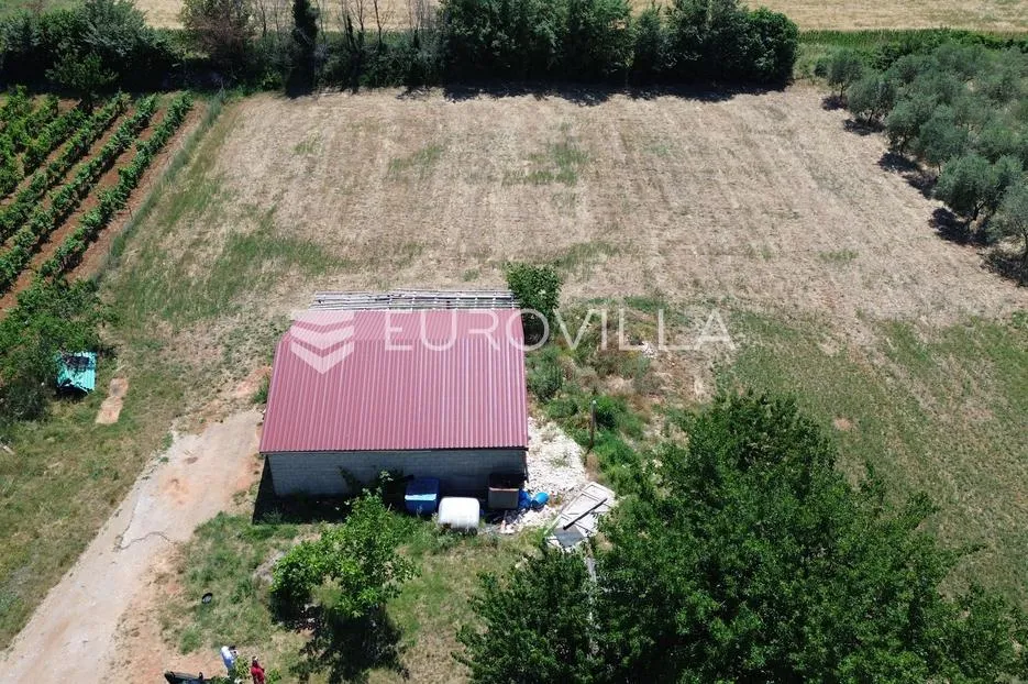 istra, vodnjan, gospodarska zgrada s pomoćnim objektom na prostranom zemljištu - slika 6
