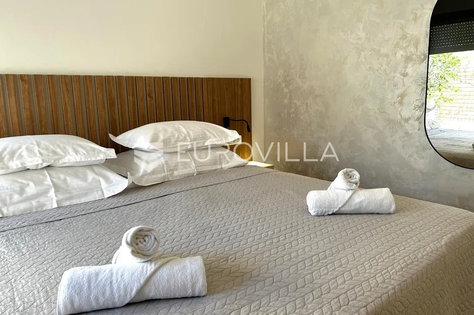 hvar, apartmanska vila sa pet uređenih apartmana - slika 19