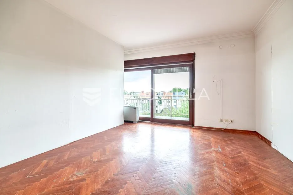 remete, objekt 1.050 m², idealan za vrtić/dom - slika 10
