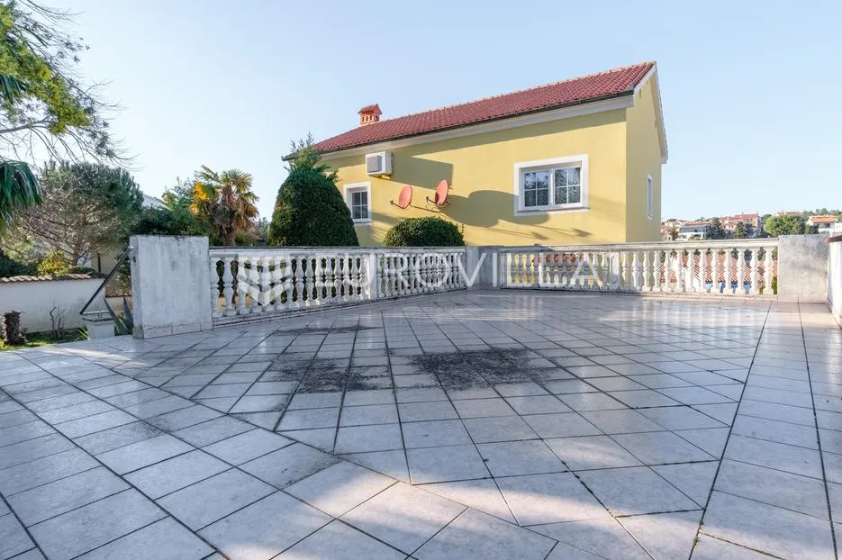 istra, pula, pješčana uvala, kuća s garažom i uređenom okućnicom, 100 m od plaže - slika 26