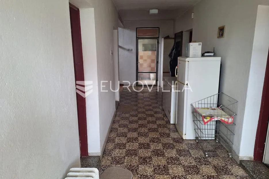 karlovac, popović brdo, kuća 400 m2 na mirnoj lokaciji - slika 3