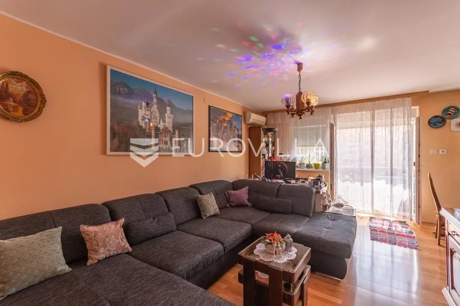 varaždin, bronx, trosoban stan površine 76,3 m² - slika 2