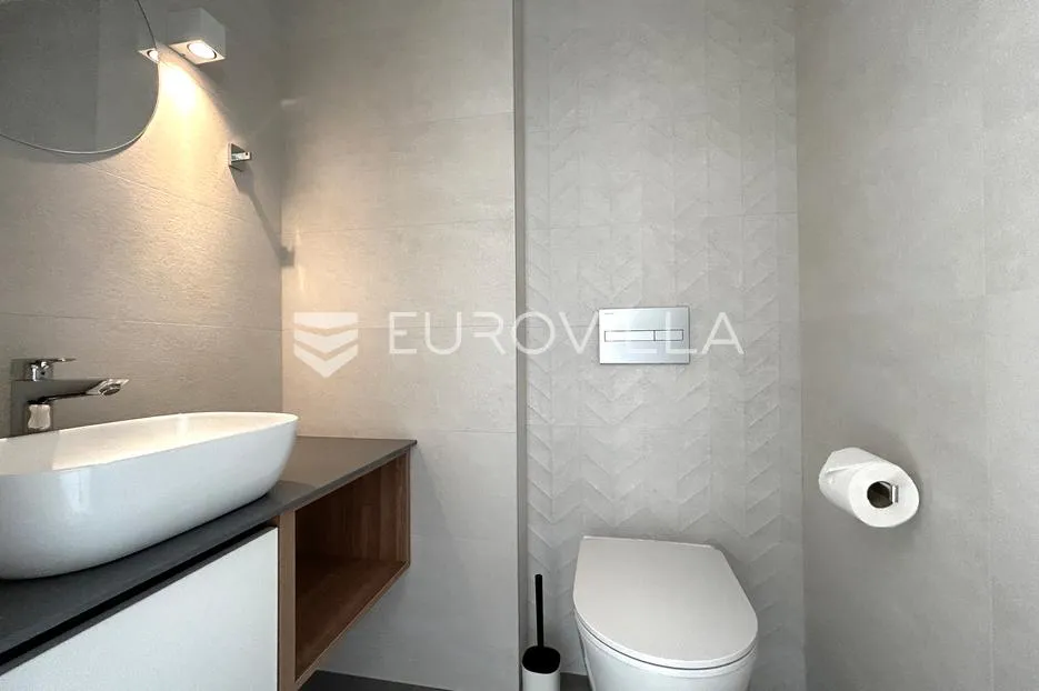 hvar, apartmanska vila sa pet uređenih apartmana - slika 52