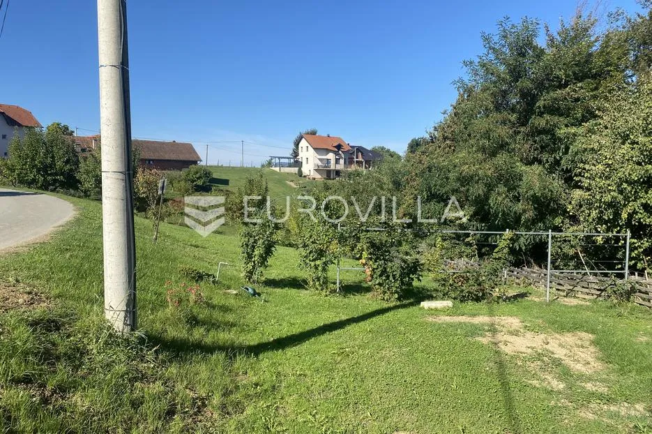 beretinec, zemljište okruženo zelenilom površine 1245 m² - slika 6