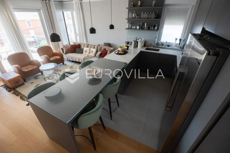 zadar, borik, luksuzan penthouse površine 137,26 m² s terasama na top lokaciji - slika 16