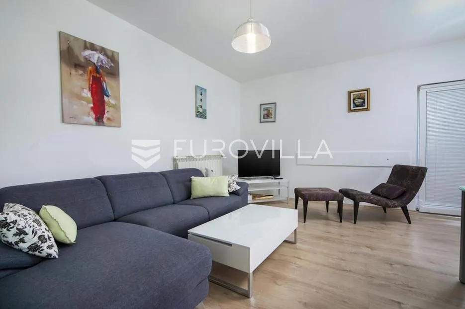 banjole, prekrasna uređena kuća nkp 350 m2 na velikoj okućnici od 3300 m2 - slika 19