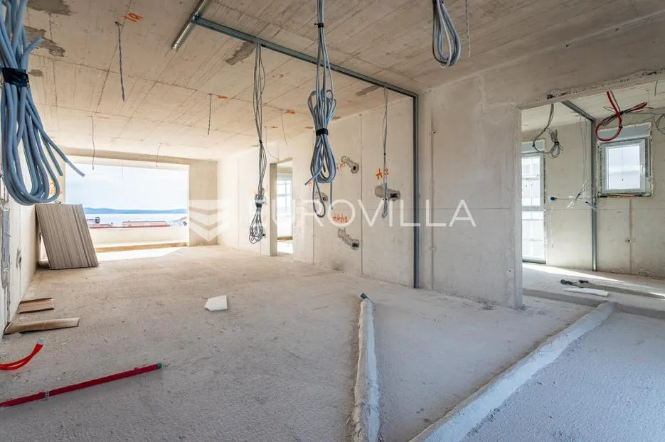 čiovo, okrug gornji, trosoban penthouse s krovnom terasom i pogledom na more - slika 3