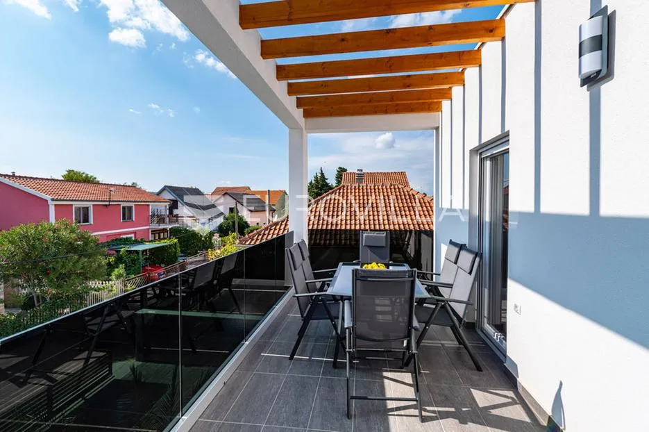 zadar, gornji karin, moderna kuća s bazenom i dva apartmana, 200 m od mora - slika 3