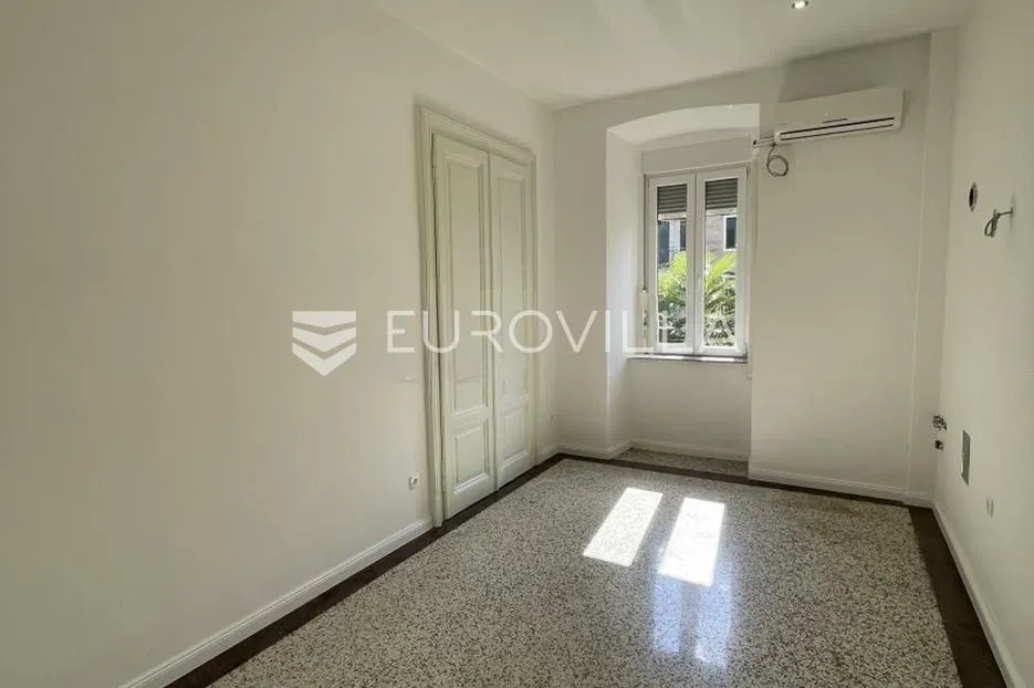 rijeka, centar, trosoban stan 81,31 m² kompletno adaptiran i moderno uređen - slika 13