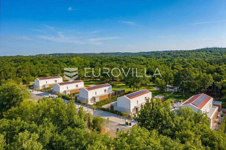 istra, labin, vrhunska moderna villa "e", grijani bazen 48 m², 2642 m² uređene okućnice - slika 6