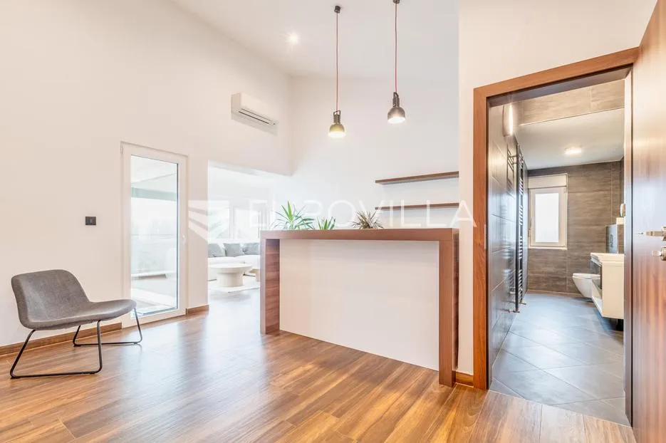 zagreb, srebrnjak, prekrasan peterosoban penthouse 215,88 m², otvoreni pogled - slika 6