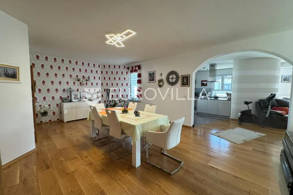 đakovo, vrhunska prizemnica, elegancija i prostranost na 267 m² - slika 3
