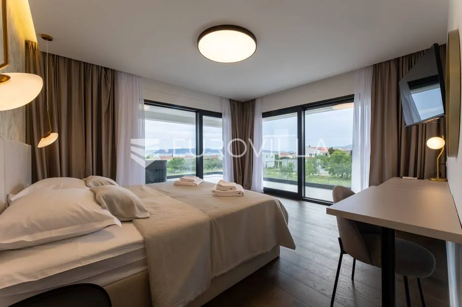 kaštel stari, luksuzna vila s bazenom i pogledom na more - slika 26