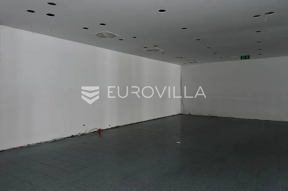 đakovo, centar, prostrani poslovni prostor 444 m² - slika 7