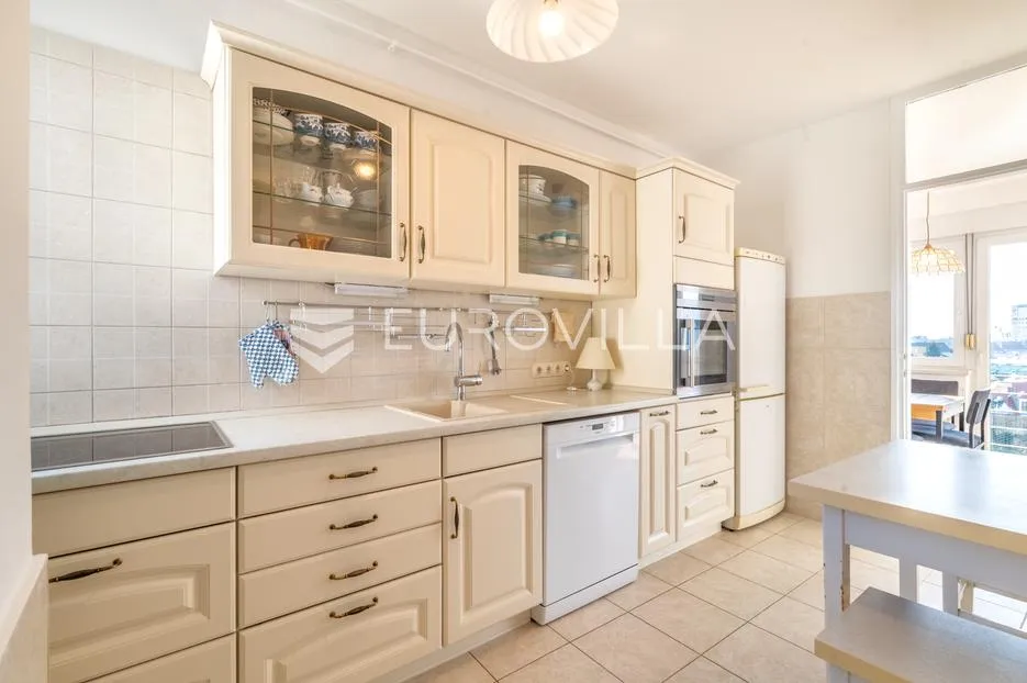 zagreb, vinogradska, prekrasan trosoban stan 73 m² - slika 4