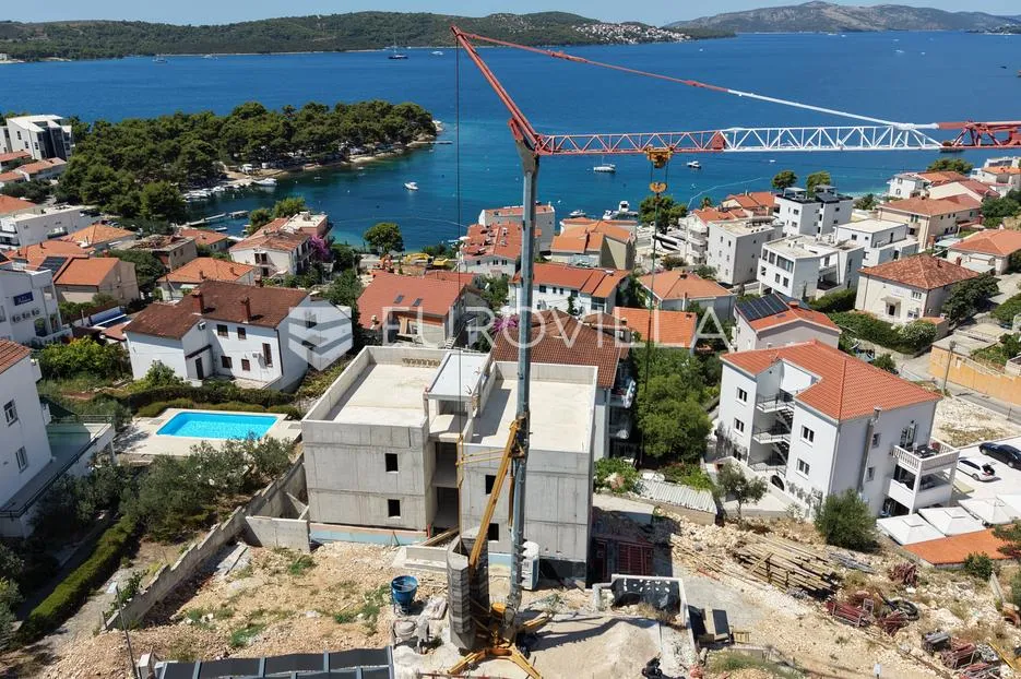 trogir, čiovo, trosoban stan s privatnim bazenom i dva parkirna mjesta - slika 11
