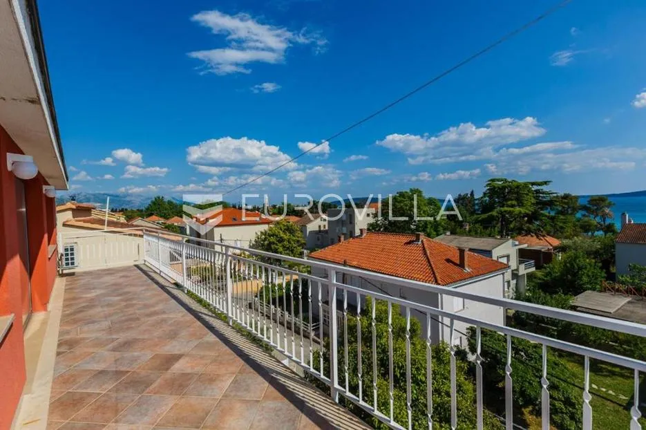 kaštel lukšić, vila s bazenom i pogledom na more - slika 23