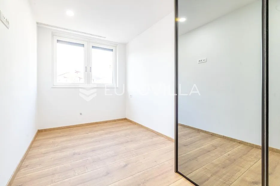 zagreb, mlinovi, luksuzan četverosoban stan 152 m² u duplex kući s garažom - slika 6