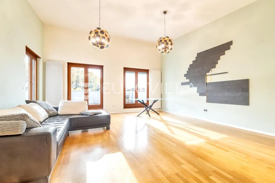 zagreb, maksimir, požarinje, odličan četverosoban penthouse s jacuzzy, saunom i garažom - slika 2