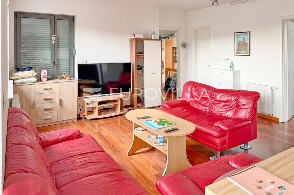 zagreb, bijenik, prekrasan trosoban stan 92 m² - slika 2