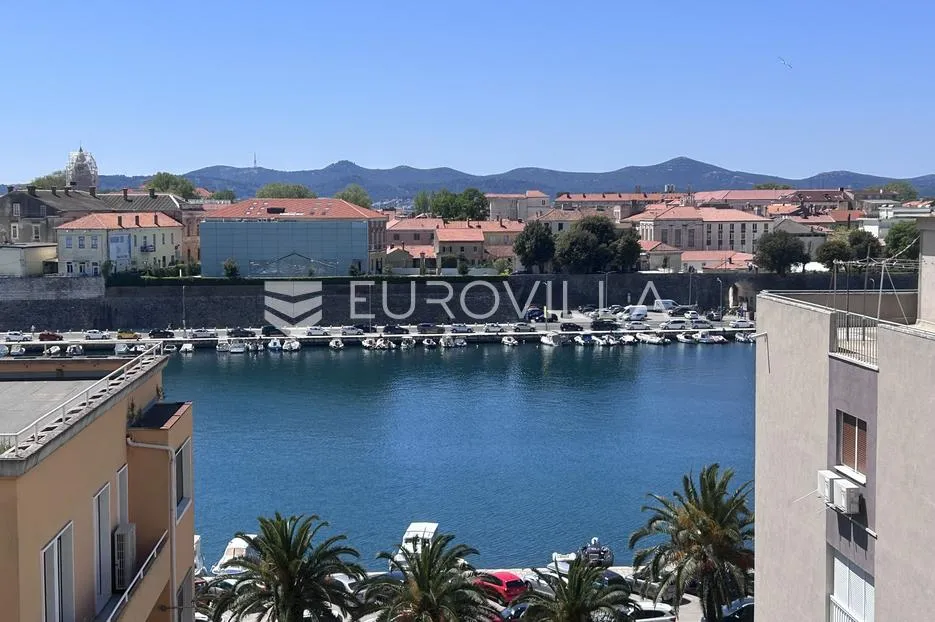 Zadar, Branimirova obala, dvosoban stan s pogledom na more