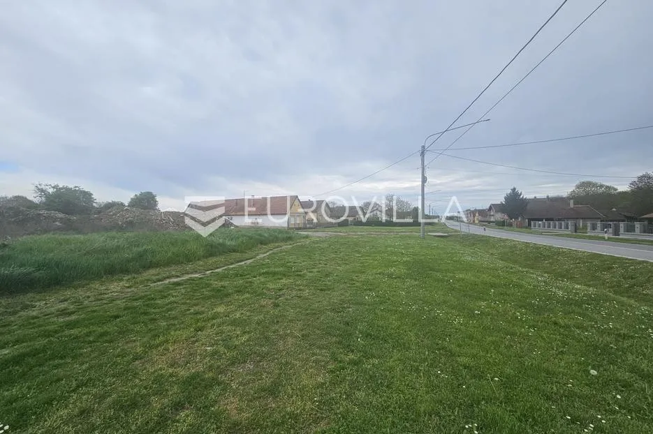 baranja, čeminac kozarac zemljište 10.224 m² s 9 starijih građevina - slika 5