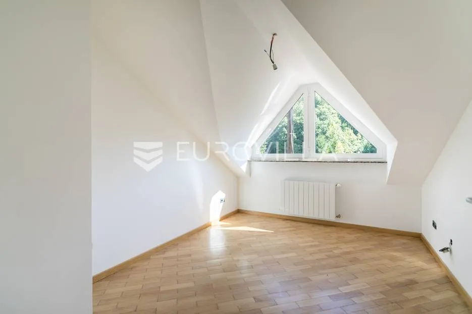 donje prekrižje, renovirana vila s bazenom i sjenicom u vrtu - slika 17