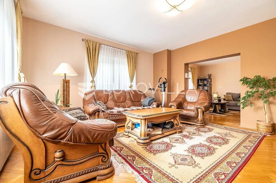zagreb, borčec prekrasna obiteljska kuća 400m2 na parceli 1670m2 - slika 2