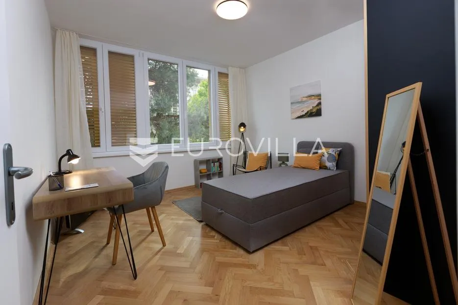 Rijeka, centar, novouređen stan površine 51 m², PRVI NAJAM