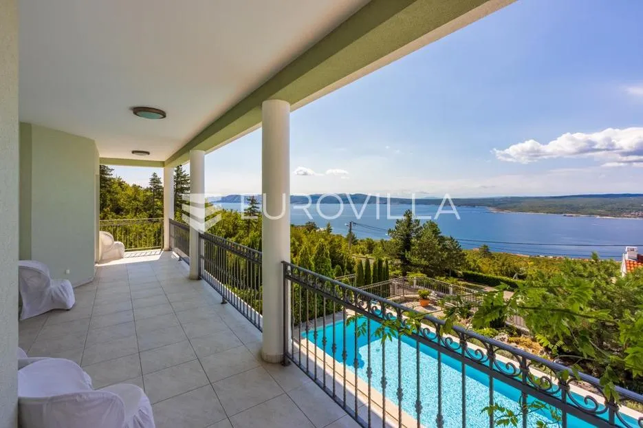 crikvenica, luksuzna vila s pogledom na more i bazenom - slika 6