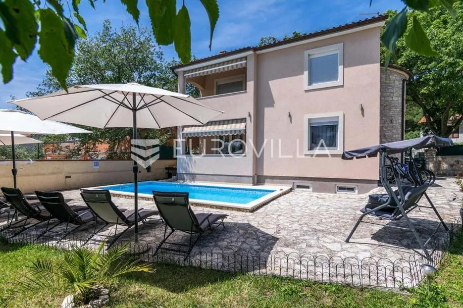 Istra, Pula, kuća s bazenom, teretanom i solarnim sustavom - Šijana