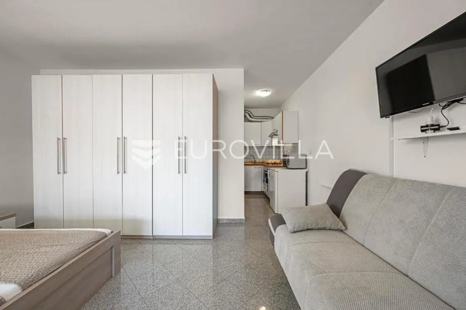 skradin, dubravice, kuća sa 7 apartmana i velikim bazenom, 760 m² - slika 39