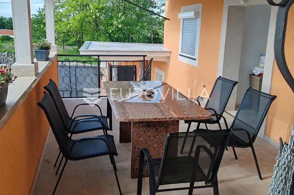 istra, tinjan, samostojeća kuća s bazenom i okućnicom 350m2 - slika 23