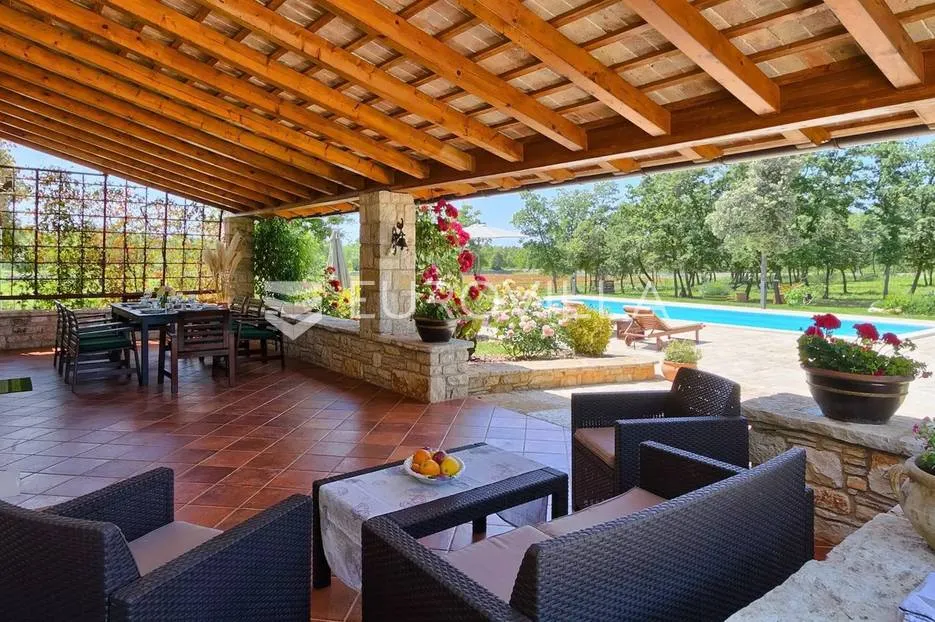 istra, bale, vila s bazenom na imanju od 30.000 m2 u osami - slika 16