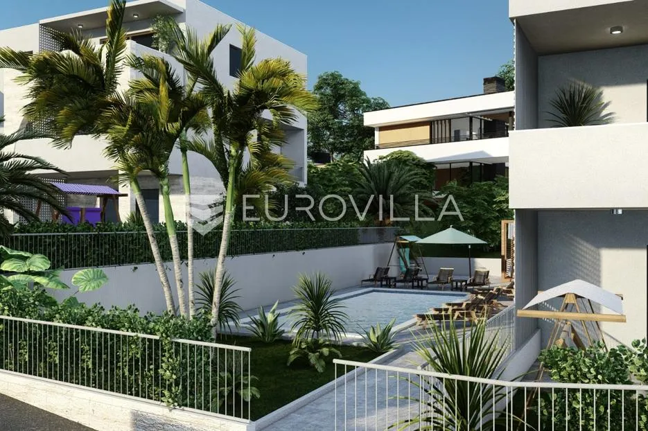 trogir, slatine, drugi red do mora, dvosoban stan na prvom katu površine 65 m², s5 - slika 16