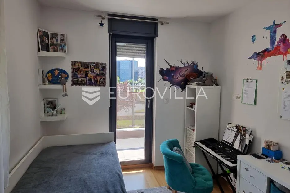 zagreb, donji grad, vrhunski peterosoban stan, površine 127 m² - slika 9