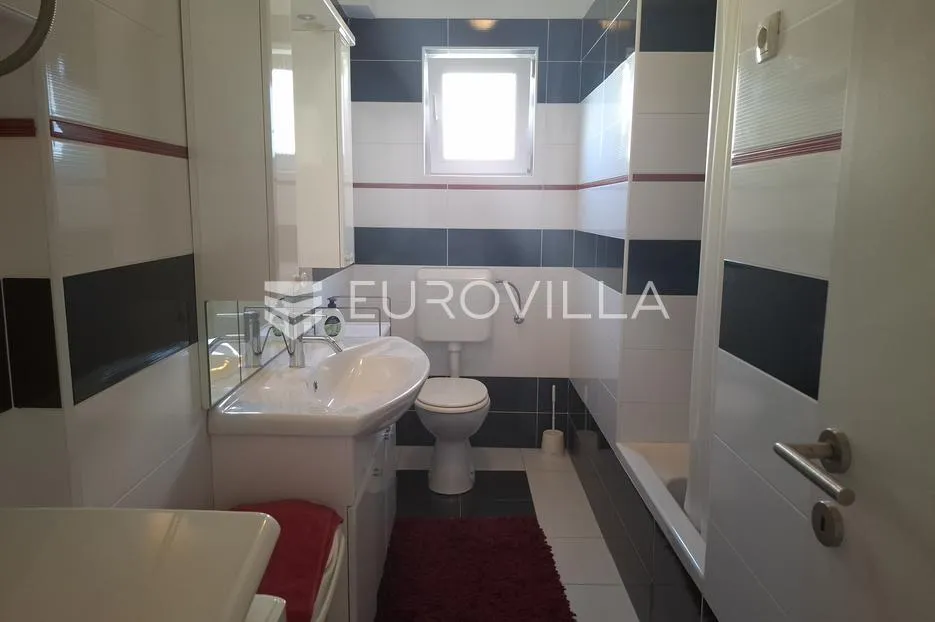 hvar, dva stana, ukupno 122,46 m² - slika 6