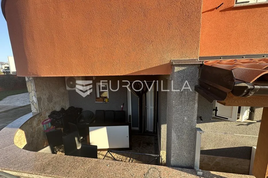 istra, medulin, trosoban stan u suteranu nkp 76 m2, novija zgrada - slika 2