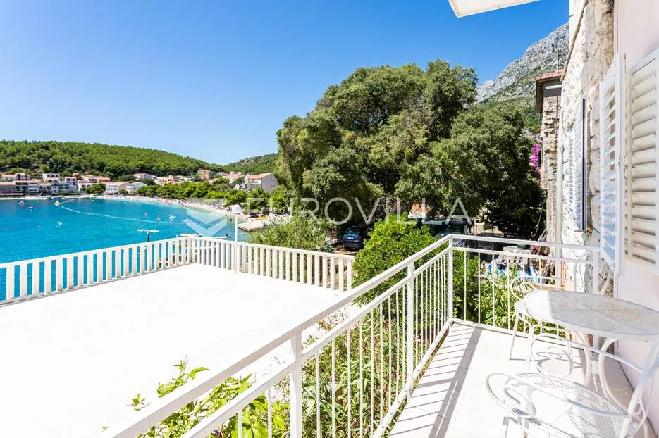 drvenik, makarska rivijera, više apartmanska kuća prvi red do mora - slika 2