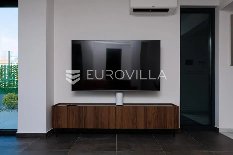 rijeka, kostrena, paveki villa s 2 stana, pomoćnim objektom i bazenom, 279 m² - slika 12