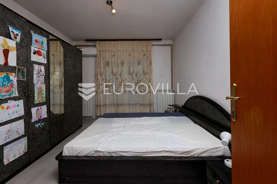 drenova, trosoban stan s dvije kupaonice, terasa i dio vrta, prizemlje obiteljske kuće, 72 m² - slika 6