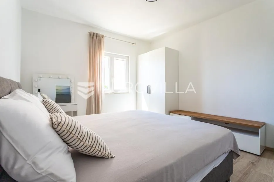 kaštel novi, rudine, trosoban stan površine 112 m² s pogledom na more - slika 10