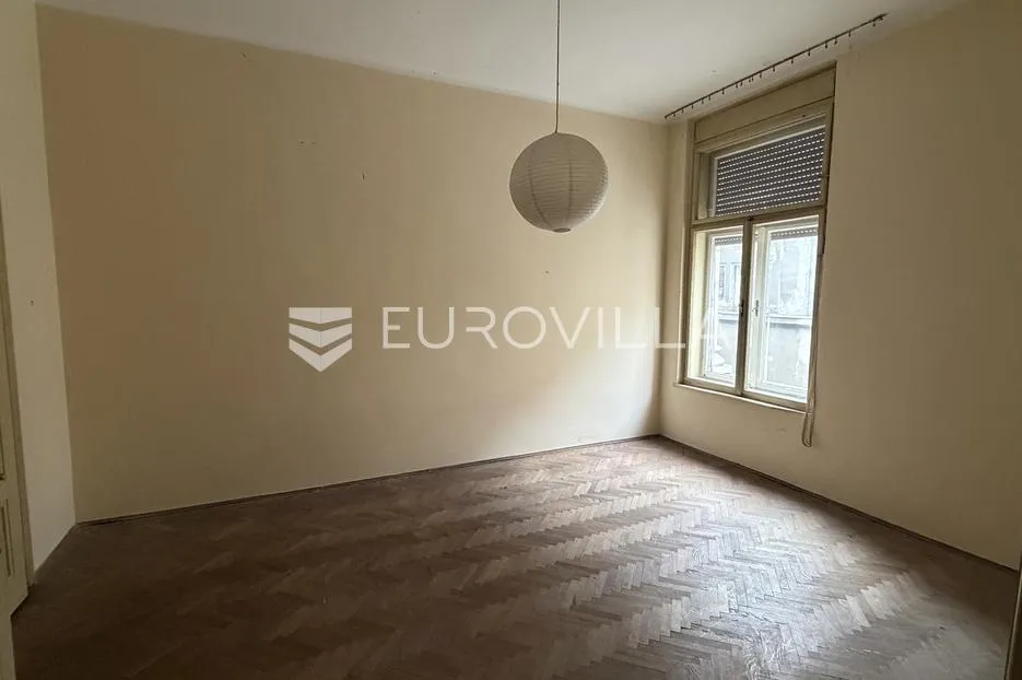 svačićev trg, reprezentativan četverosoban stan, piano nobile, za adaptaciju - slika 3