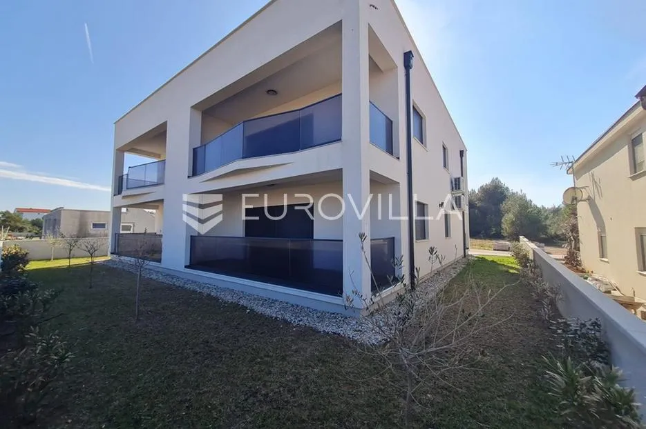vir, luksuzan apartman u prizemlju s vrtom i pogledom na more - slika 35