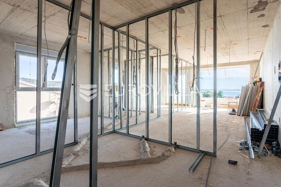 čiovo, okrug gornji, dvosoban penthouse s krovnom terasom i dva parkirna mjesta - slika 22