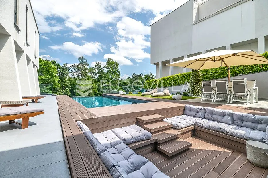 zagreb, jelenovac luksuzan četverosobni stan 180 m² sa vrtom 150 m² - slika 19