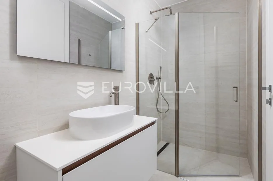 opatija, centar, dvosoban stan u novogradnji nkp 102 m2 - slika 11