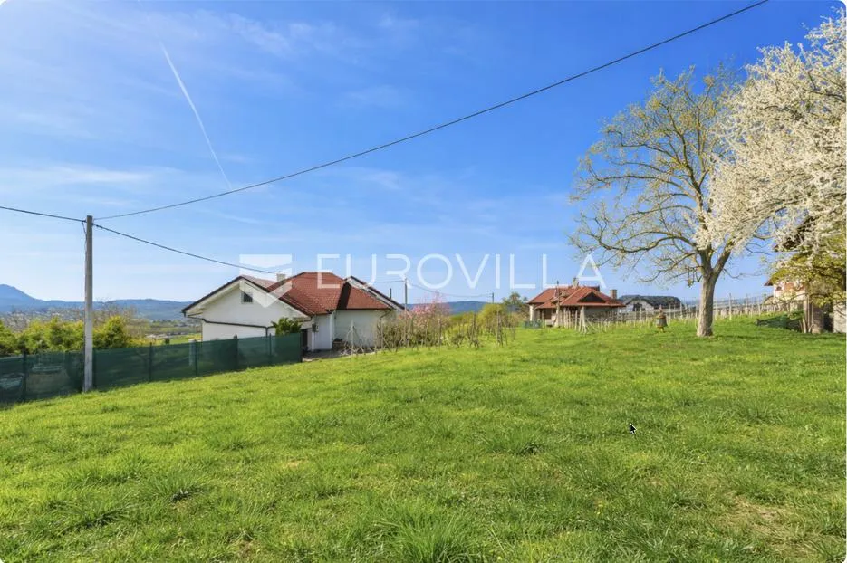 Ljubeščica, građevinsko zemljište 2.342 m², atraktivna lokacija, mir, priroda i prekrasan pogled - Ljubešćica