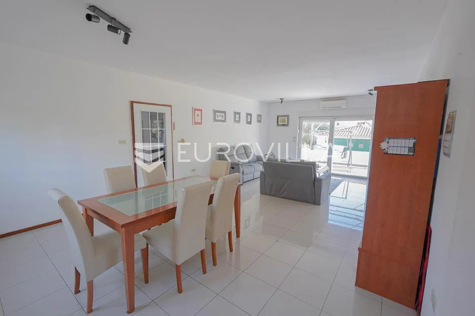 zadar, bokanjac, prostrana kuća površine 376 m² s velikim potencijalom - slika 8