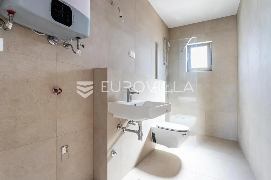 split, prekrasan penthouse s pogledom na more i grad - slika 25